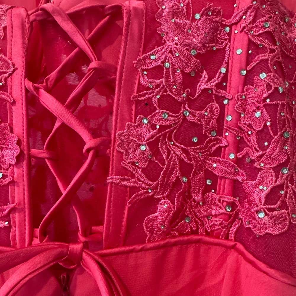 Pink Ruffled prom dress - Picture 5 of 6
